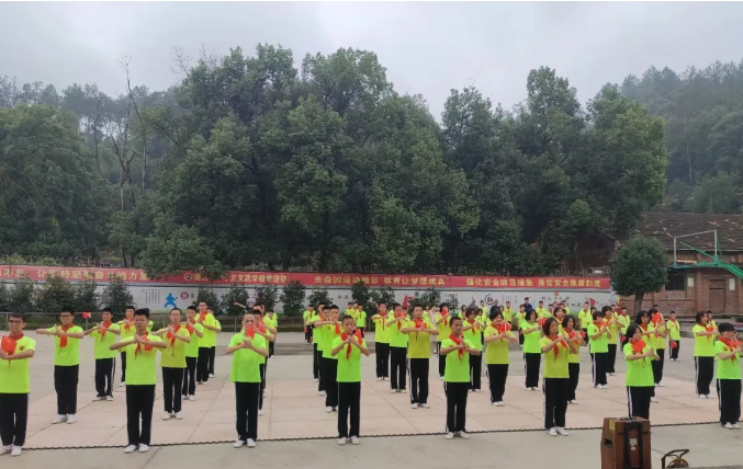 双节同庆，情满校园！子龙文武学校2025年国庆·中秋活动温情启幕